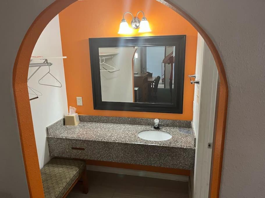 Hotel 2 Double Bed Studio 109 & Hot Tub 利文斯顿 外观 照片